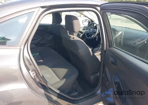 2018 Ford Focus S из США, поврежденный, VIN 1FADP3E26JL266668